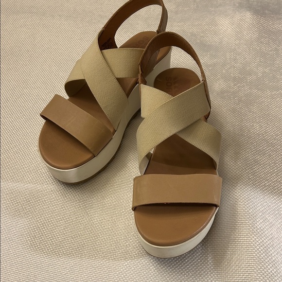 Sorel Shoes - Sorel Tan and Cream Platform Sandals